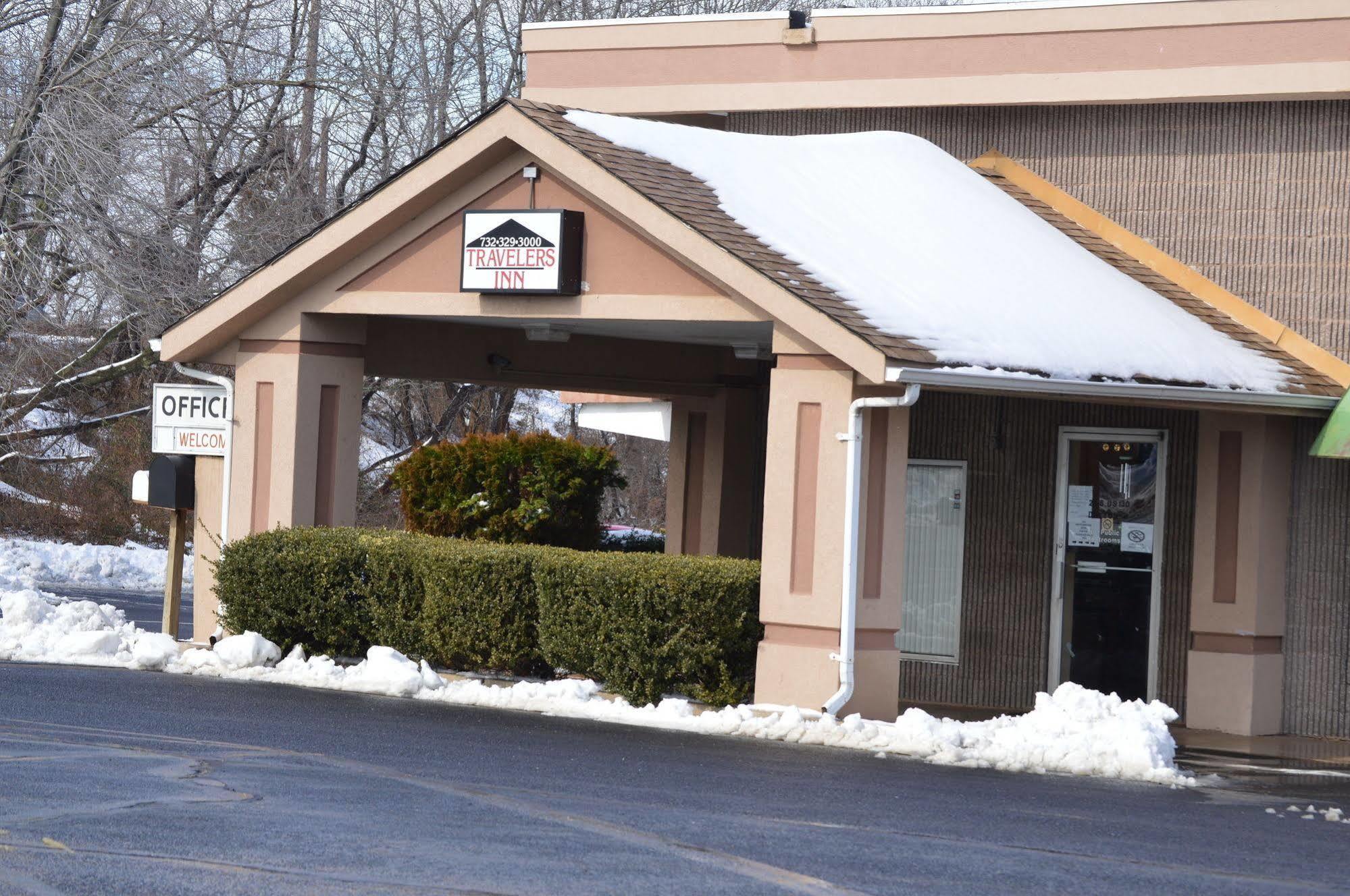 Travelers Inn South Brunswick Terrace Exterior photo